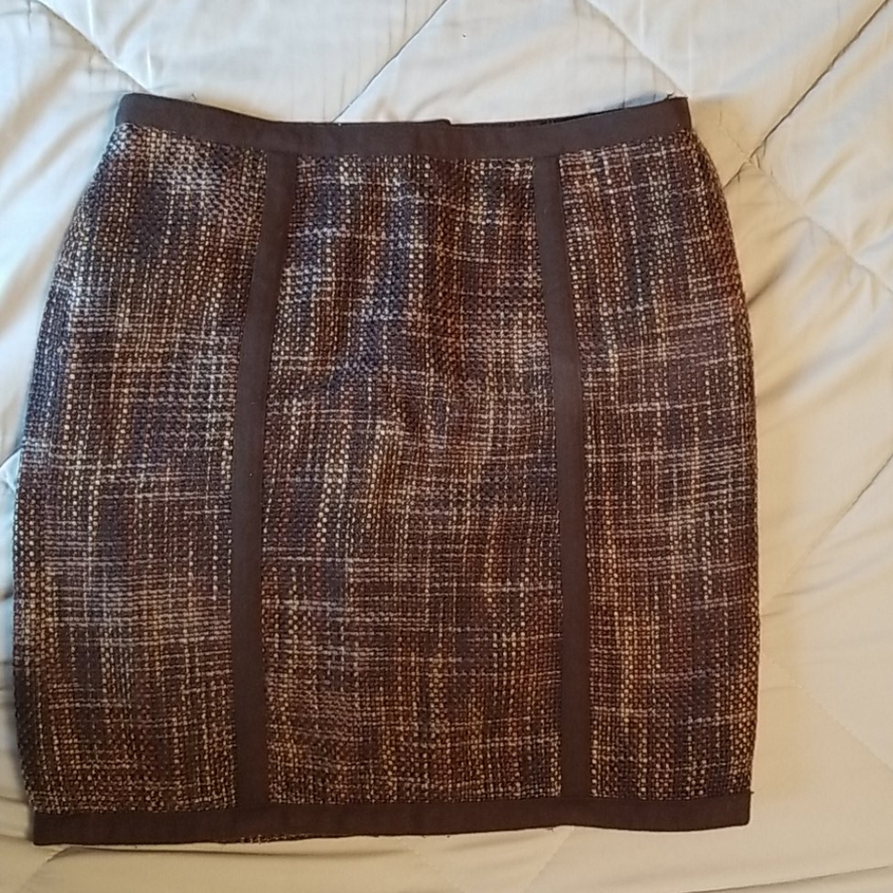 Textured lined skirt sz 4 brown tan